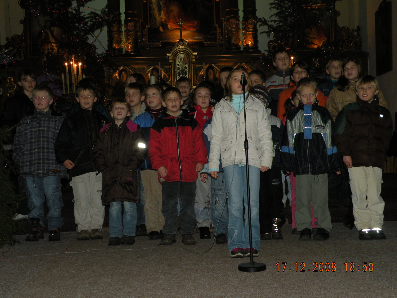 školácké vystoupení... s Deniskou Roubíkovou...